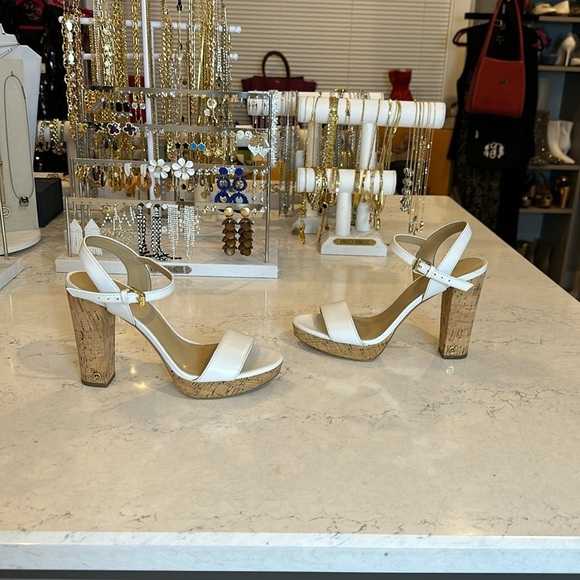 Michael Kors white leather heeled sandals size 7 - Picture 1 of 8